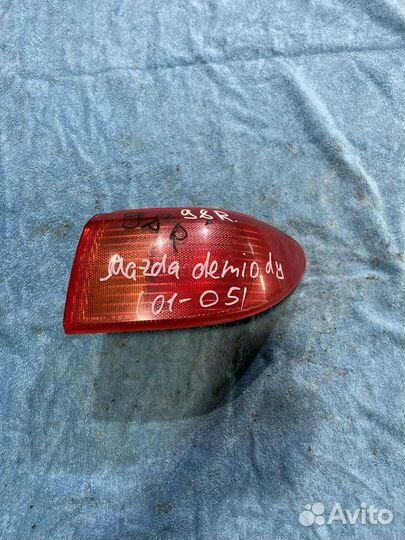 Фонарь задний правый Mazda Demio (DY)