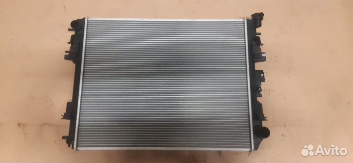 Dodge RAM 2009-2019 радиатор охлаждения