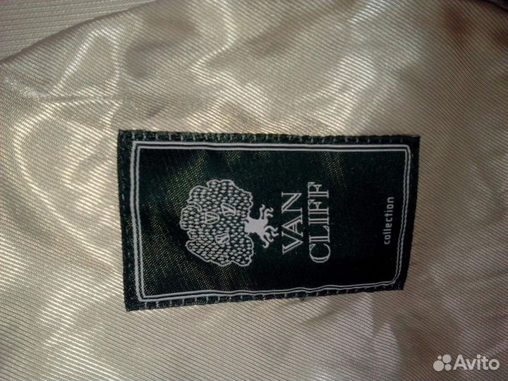 Костюм