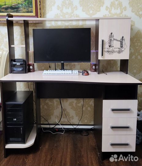 Компьютерный стол