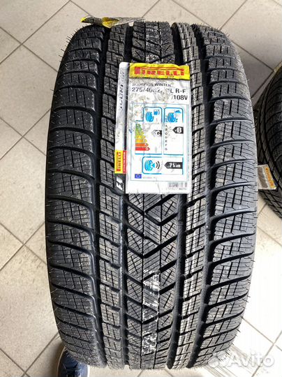 Pirelli Scorpion Winter 275/40 R22