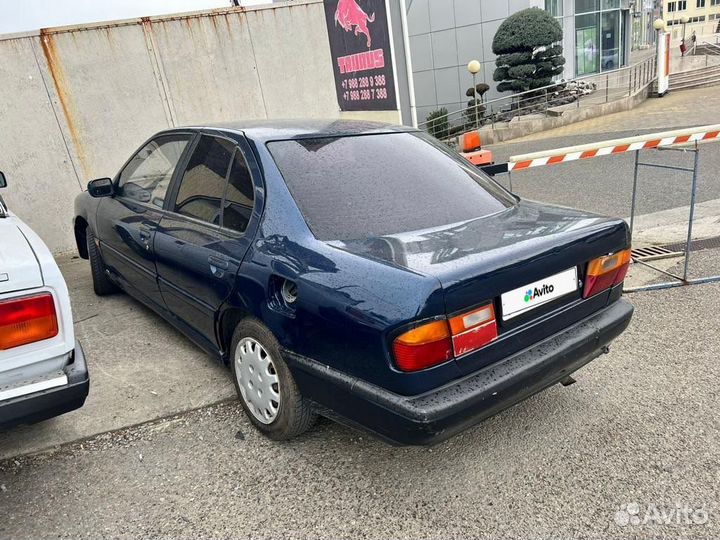 Nissan Primera, 1992