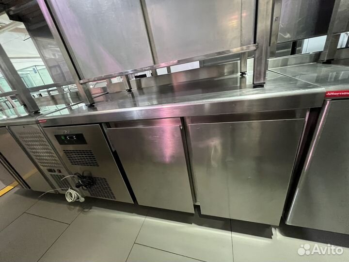 Стол холодильный Sagi