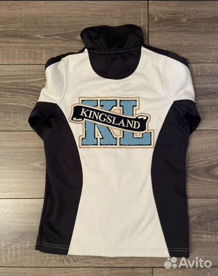 Недоуздок, вальтрап, ногавки, седло для лошади