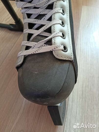 Коньки хоккейные