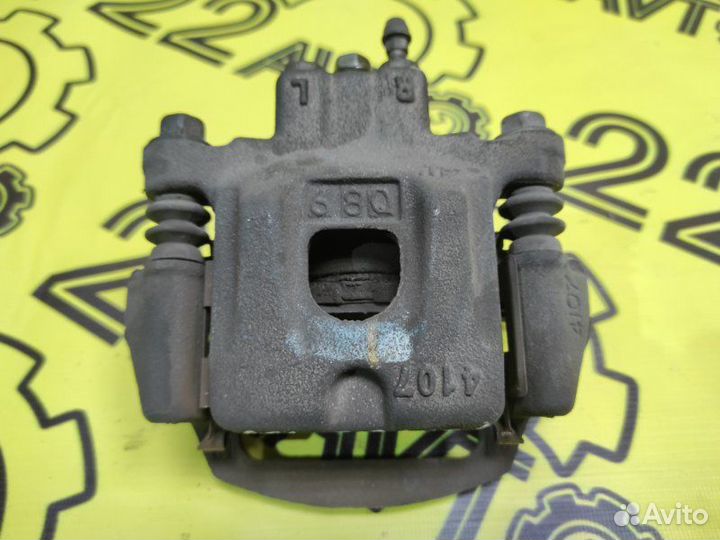 Суппорт задний правый Toyota Harrier GSU30 2grfe