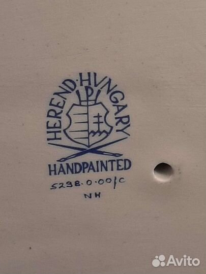 Фарфоровая статуэтка лошади