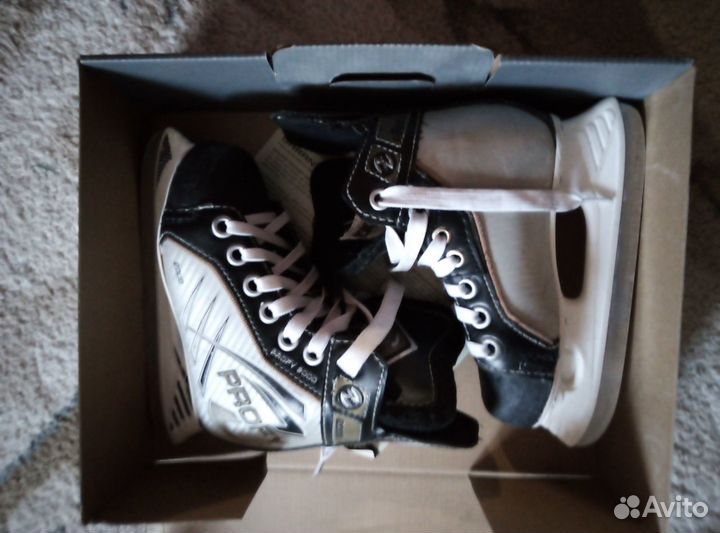 Детские хоккейные коньки 30р-р