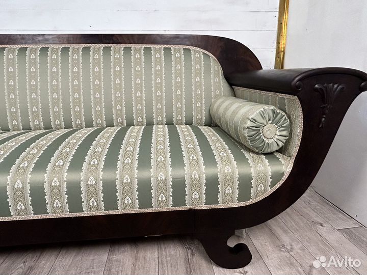 Антикварный диван Karl Johan