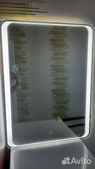 Зеркало с подсветкой для ванной