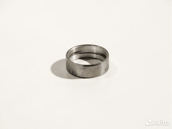 Втулка оси паразитной шестерни 485