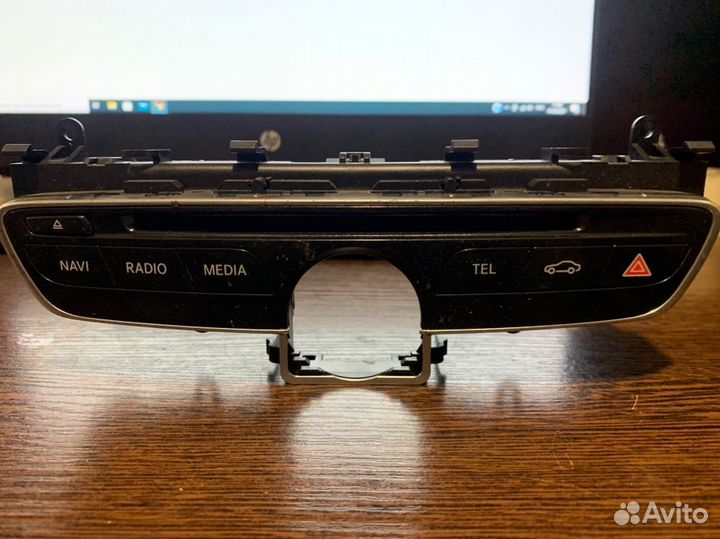 Блок кнопок управления мультимедией Mercedes