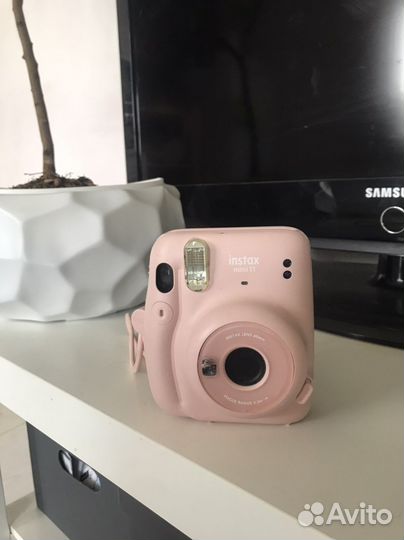 Фотоаппарат instax