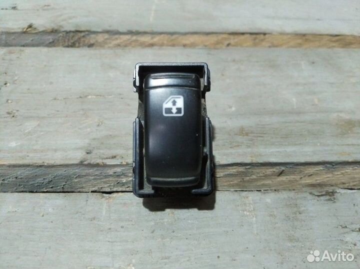 Кнопка стеклоподъемника Chevrolet Lacetti