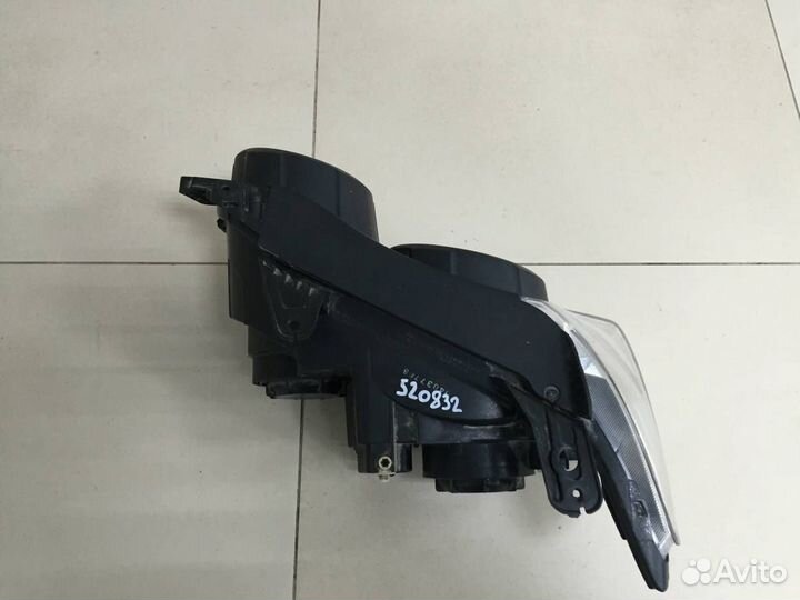 Фара правая Chevrolet Aveo T300 2011