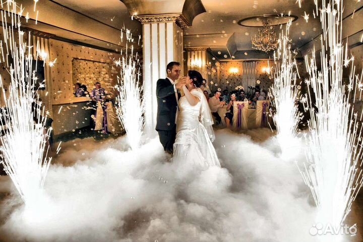 Тяжелый дым на первый танец, холодные фонтаны