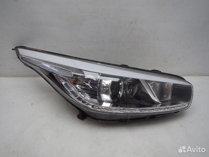 Фара правая Kia Ceed