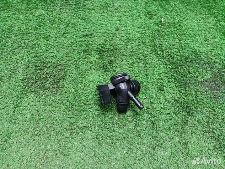 Фланец системы охлаждения Audi Volkswagen VAG