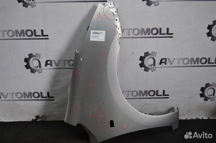 Крыло переднее правое toyota prius NHW20