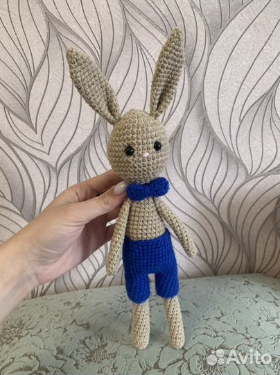 Вязаный заяц