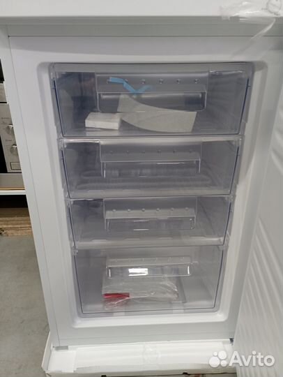 Морозильная камера leran FSF 092W