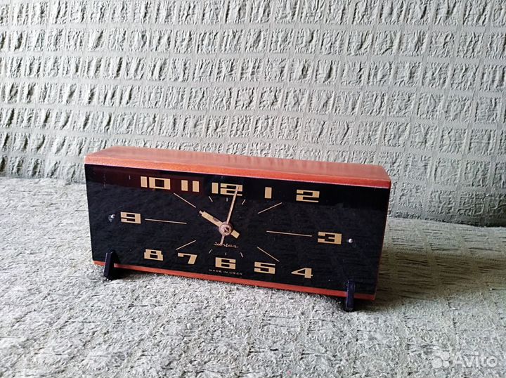 Часы настольные. Янтарь. СССР