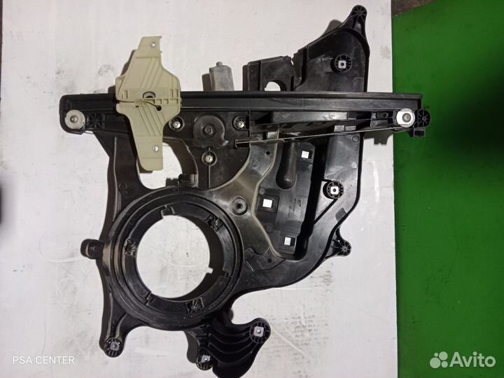 Стеклоподъемник правый Peugeot Partner III/Rifter