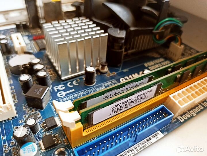 Материнская плата с процессором