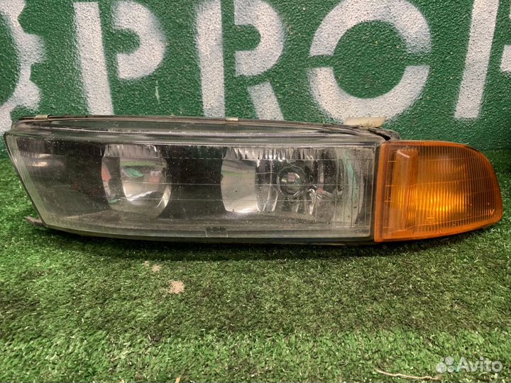 Фара Mitsubishi Galant передняя левая