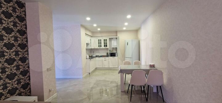 2-к. квартира, 80 м², 1/9 эт.