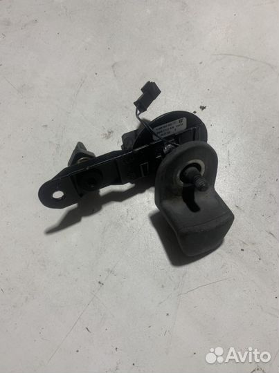 Кнопка открывания стекла багажника BMW E61