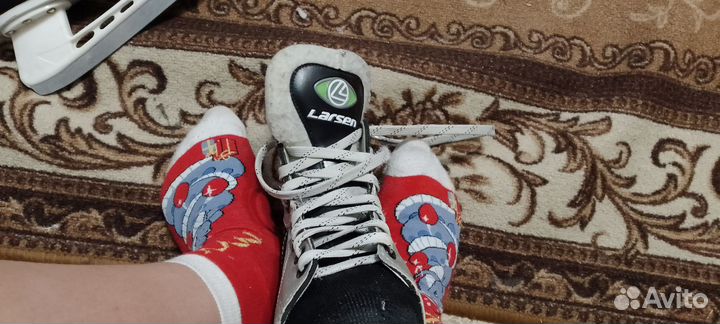 Коньки хоккейные larsen