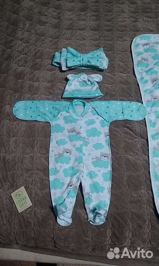 Детский комплект.На выписку