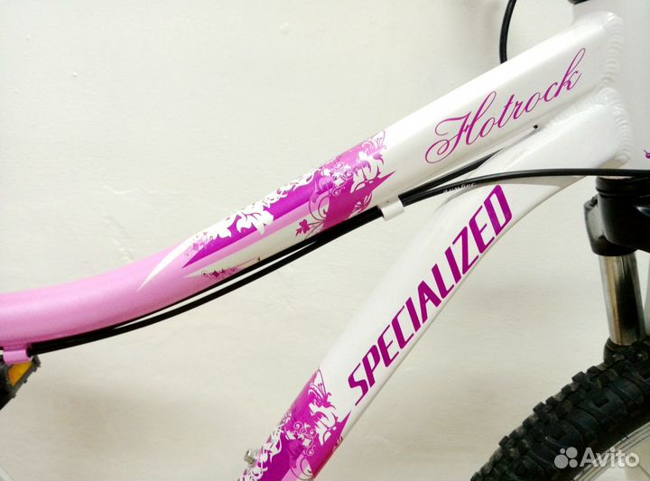 Велосипед для девочки Specialized Hotrock 20