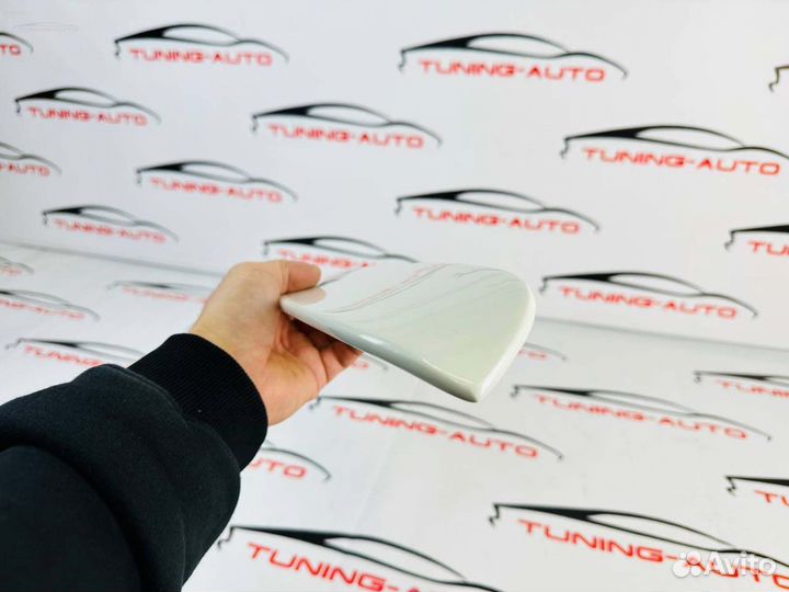 Спойлер на стекло Toyota Camry 70 TRD (белый) R792