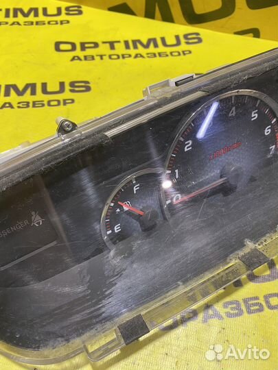 Щиток приборов Toyota Voxy