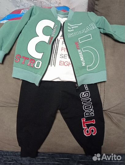Продам костюм тройка на мальчика