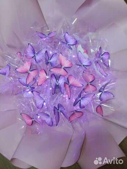 Красивые бабочки в букете в наличии