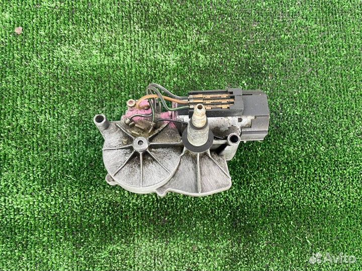 Моторчик стеклоочистителя задний Volkswagen Passat