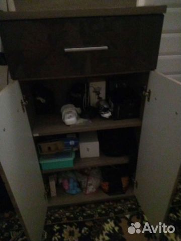 Тумба с зеркалом в прихожую