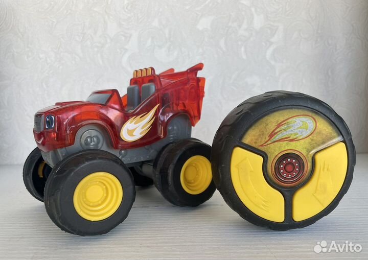 Вспыш на пульте управления и чудо машинки