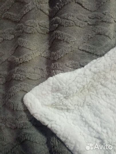 Пледы и покрывало