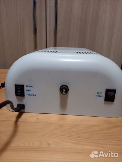 Лампа для ногтей