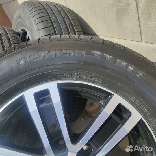 Nokian Tyres Hakka Blue 3 SUV 245/65 R17 111H