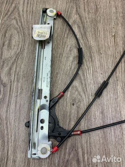Стеклоподъемник передний правый Ford Fiesta
