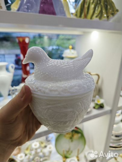 Паштетница курочка из молочного стекла