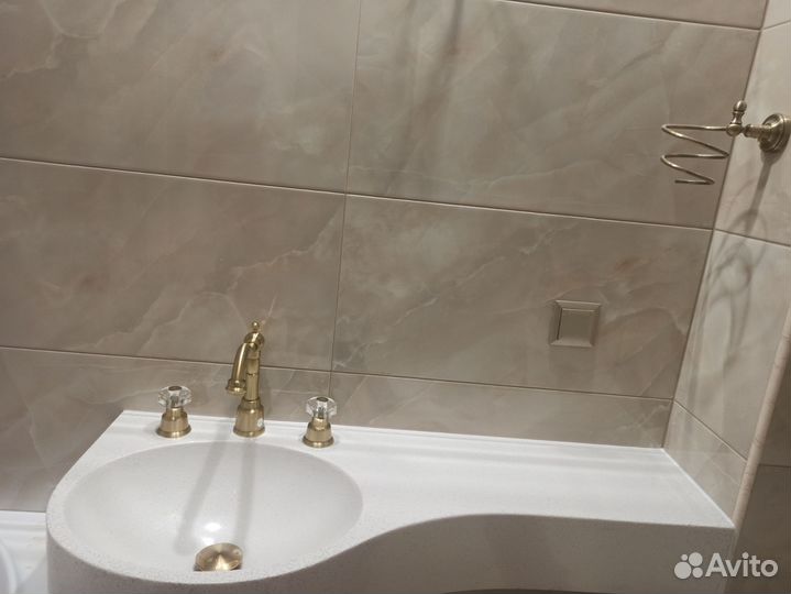 Раковина с столешницей в ванную