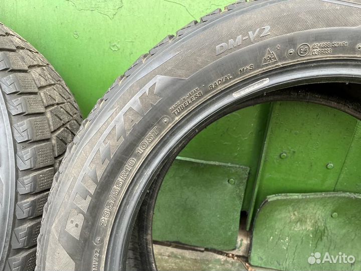 Bridgestone Blizzak DM-V2 235/55 R19