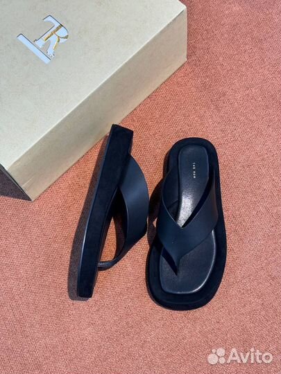 Шлёпанцы The Row