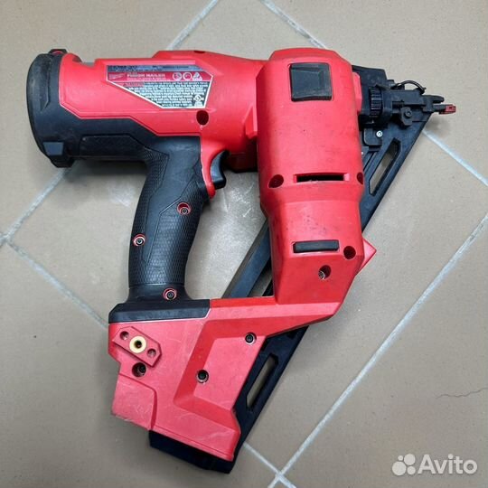 Финишный нейлер Milwaukee 2839-20 15 калибр